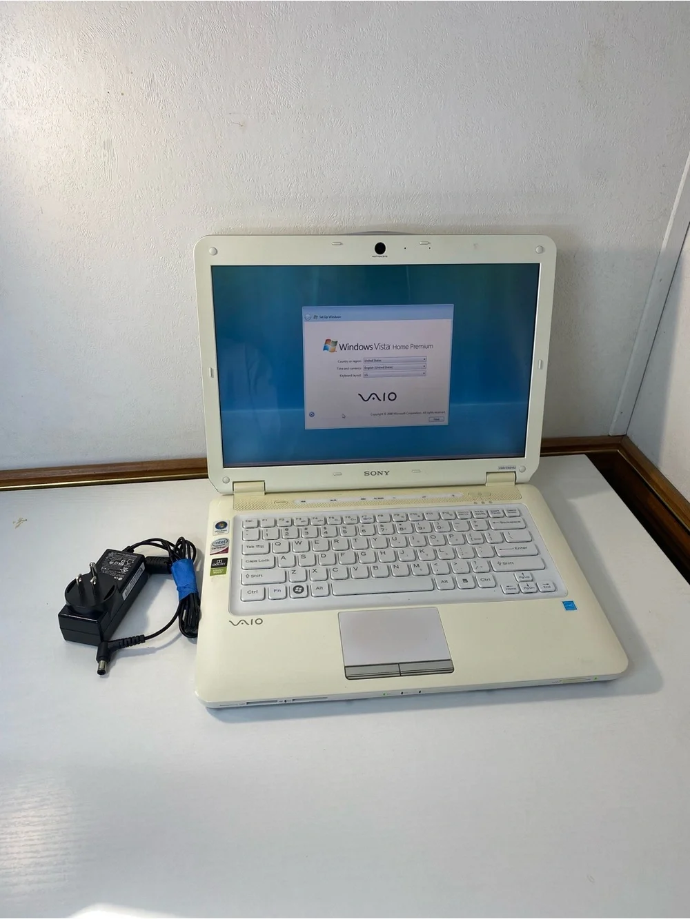 Sony VAIO PCG-3E2L Laptop with Charger Factory Reset Tested